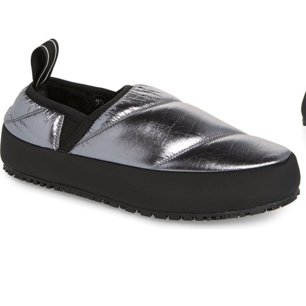 P448 Slip On Sneaker Silver Faux Fur Lining Silver Black 38 - Picture 2 of 13